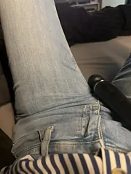 aleexii s online show from April 16, 8:08 pm