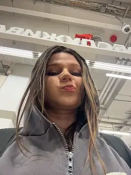 MaryLola online show from April 1, 5:41 am