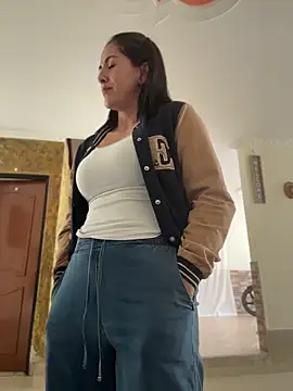SamanthaWalker  online show from June 16, 2:51 pm