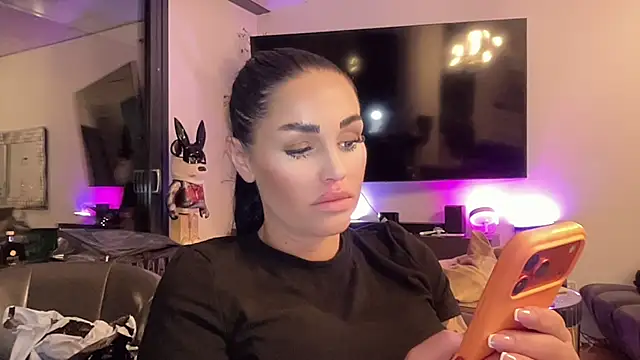 AMBER HARD online show from April 22, 11:02 pm