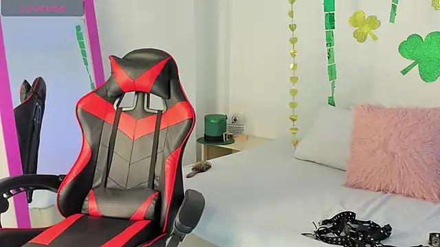 Eve-01 online show from March 12, 8:11 pm