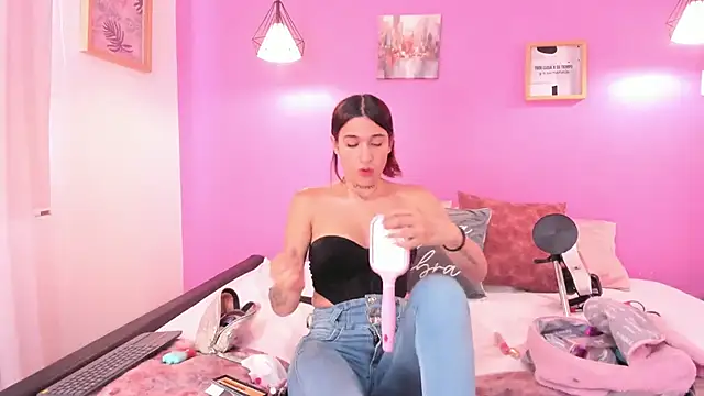 liapinket online show from April 21, 1:29 pm