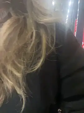 Hottestcouplee15 online show from March 27, 5:57 pm