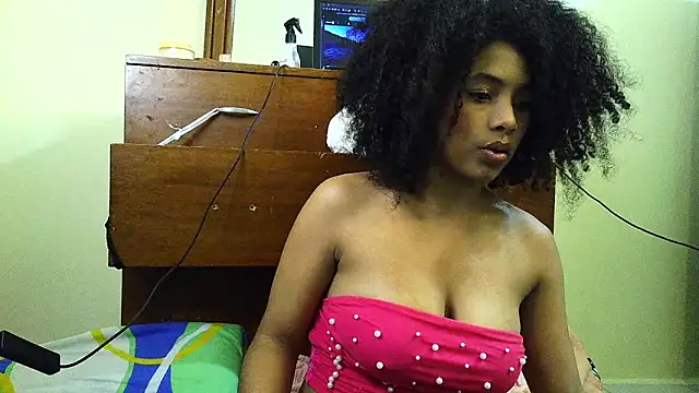 Larita curly online show from April 24, 10:45 pm