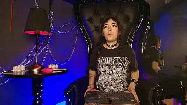 HoneyDemoni online show from April 27, 12:02 pm