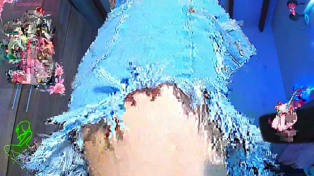 SkyeGabbyRose online show from June 4, 10:25 pm