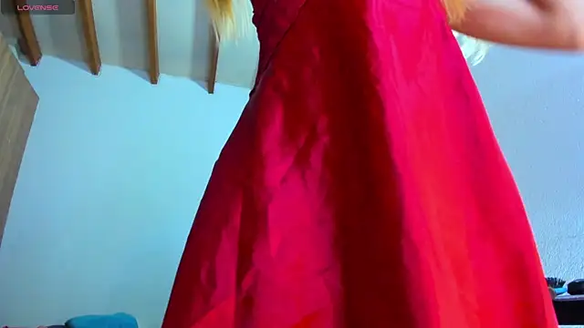 SkyeGabbyRose online show from July 11, 9:20 am