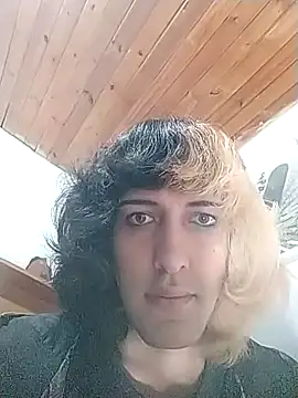 MakiMorningstar online show from March 12, 6:38 am