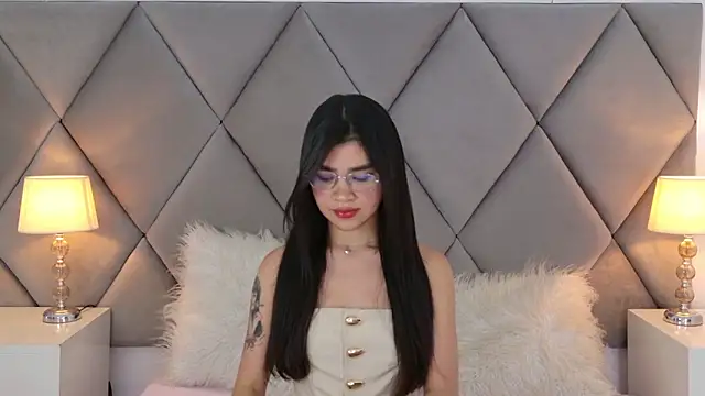 OliviaDiaz online show from June 2, 8:10 pm