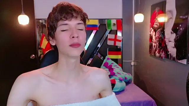 Stefany PiInk online show from June 14, 2:50 pm