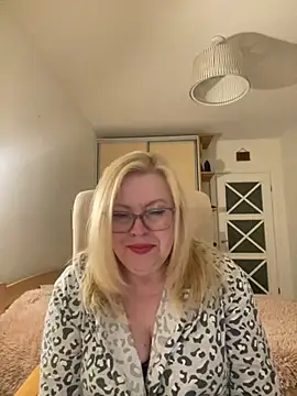 JanieLight53 online show from May 28, 11:02 pm