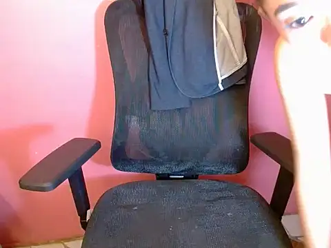 mia slut0810 online show from May 10, 9:55 am
