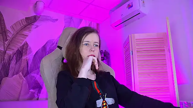 AriaGracen online show from April 23, 5:48 am