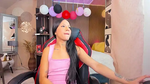 ZaraLuciana online show from April 23, 11:50 am