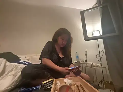 Shylyy25 online show from June 8, 11:48 pm