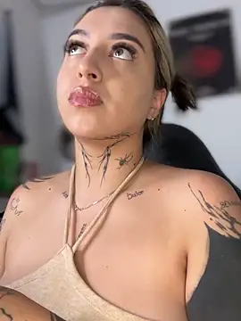 CarolQueen1  online show from March 11, 2:20 pm