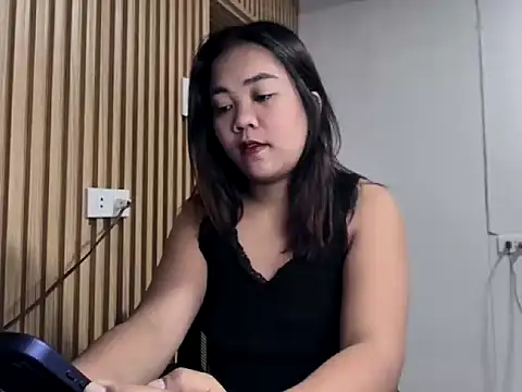  georgiax  online show from April 11, 8:56 pm