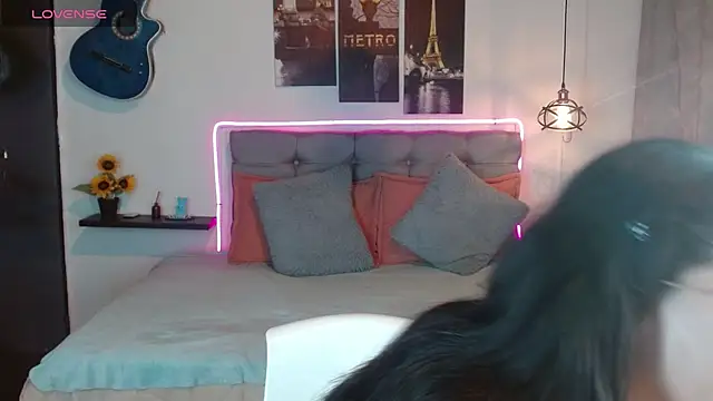 Mylu xx online show from April 6, 1:23 pm