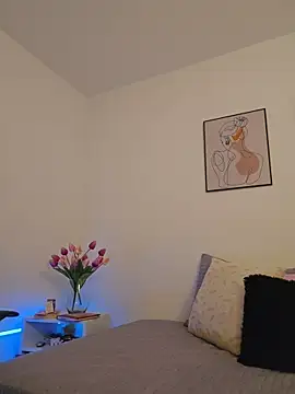 Victoria Evanss online show from April 17, 9:50 pm