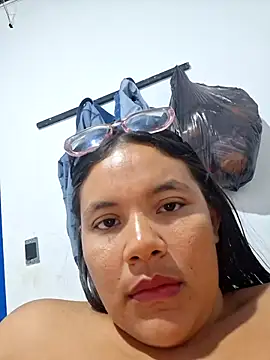 monicarokaforte online show from March 27, 4:25 am