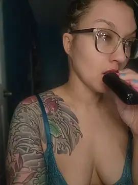 NicolePearl online show from June 20, 1:20 am