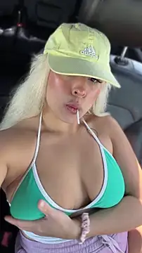 mxmxee online show from April 21, 2:46 pm