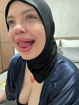 RedheadQueen  online show from May 23, 2:48 pm
