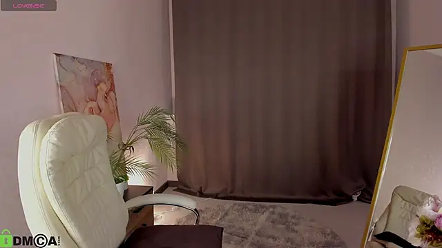 LeticiaRomano online show from April 22, 4:09 am