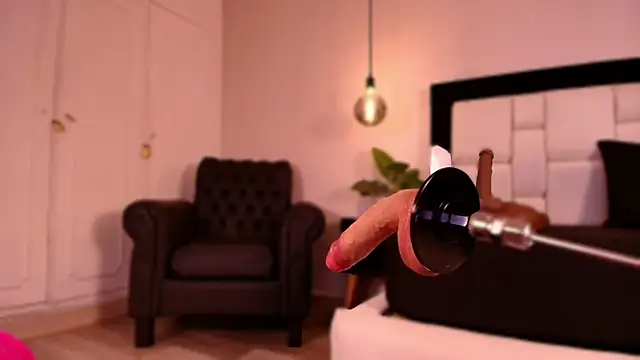 Mia gag  online show from April 4, 11:09 am