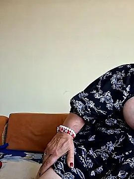 HotMilf80 online show from May 29, 8:01 am
