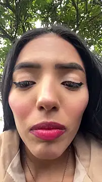 sylphiee  online show from April 11, 7:28 pm