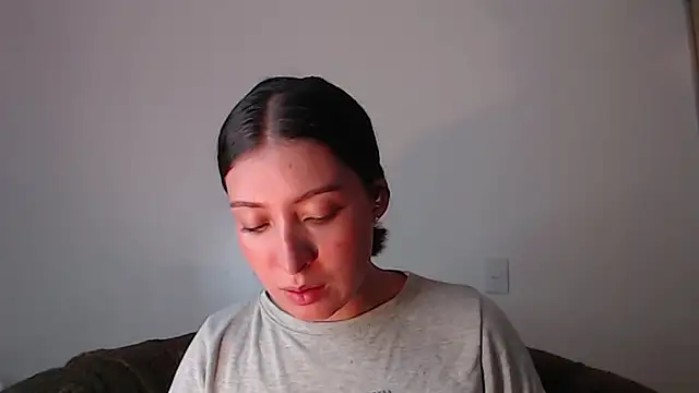 ivonny- online show from April 14, 9:04 pm