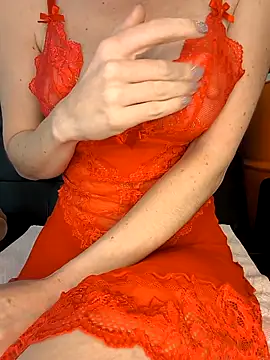 EvaliXiouss online show from April 22, 11:13 pm