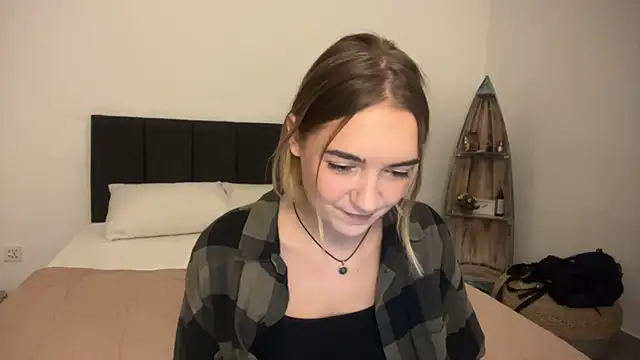 RoxyWet online show from April 1, 1:34 pm