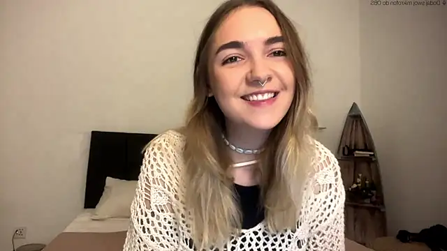 RoxyWet online show from April 26, 1:42 pm