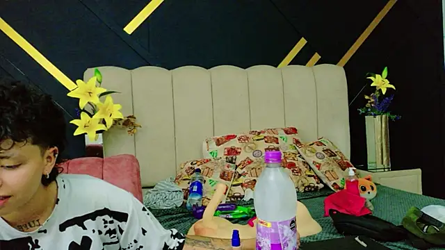 NikiEvanz online show from May 27, 4:42 am
