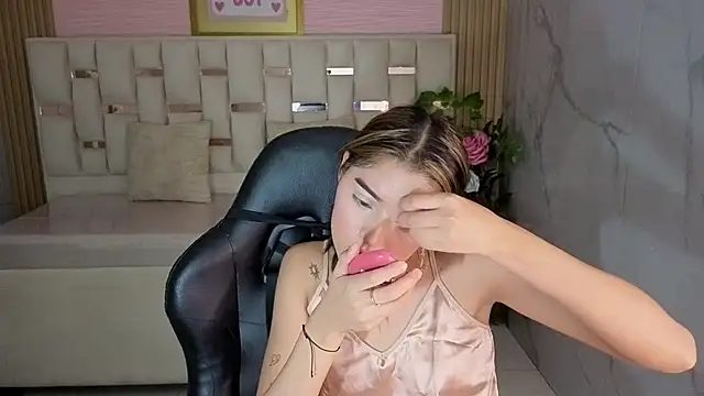 veronicaa s online show from May 16, 7:57 pm