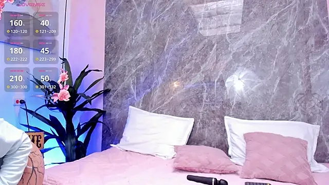 Megan Stein online show from April 16, 8:30 pm