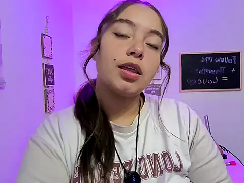 cherry valeria online show from May 15, 6:05 am