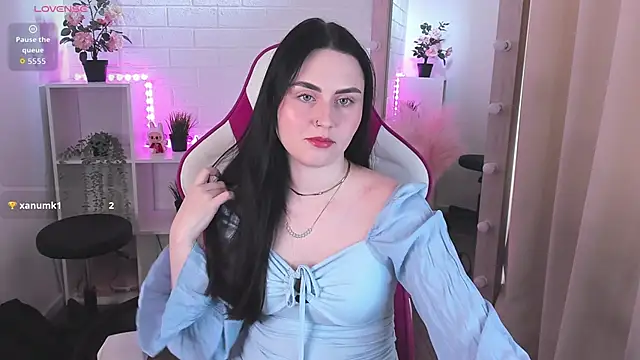 NoraLumi online show from April 25, 5:32 am