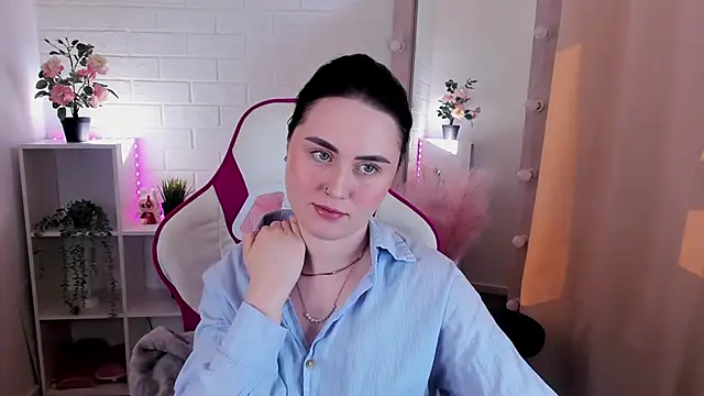 NoraLumi online show from April 21, 6:42 am