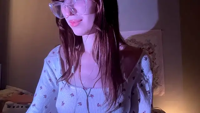 holly sinner  online show from April 10, 10:16 pm