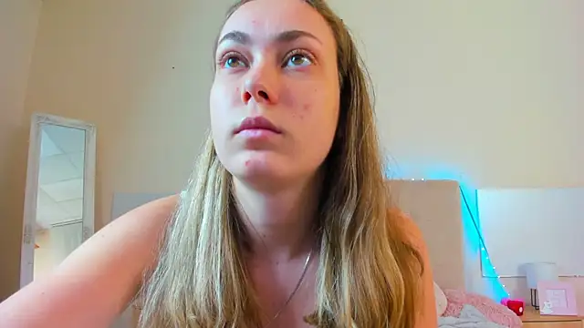 MelanieCuty online show from July 24, 5:38 am