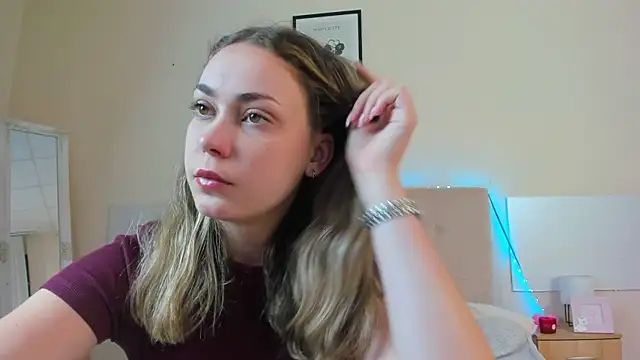 MelanieCuty online show from July 29, 5:40 am
