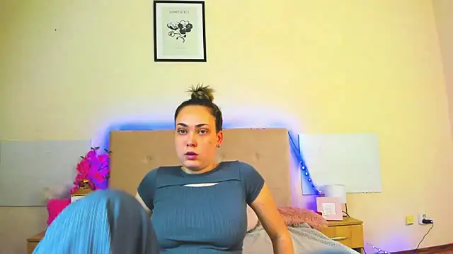 MelanieCuty online show from May 28, 5:38 am