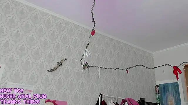 RileyNymph online show from May 28, 3:59 am