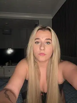 Rosienew  online show from March 19, 10:47 pm