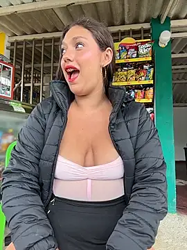 Naughty-Samanta- online show from May 23, 6:28 pm
