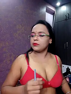 hornyrosy321 online show from May 6, 6:01 pm