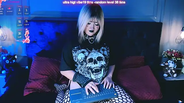  Elissabat  online show from May 19, 8:38 pm